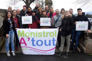 Monistrol-sur-Loire : la soirée shopping permet aux commerçants de s&#039;échanger leurs clients