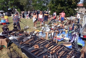 Yssingeaux : le village de &quot;Versilhac&quot; occupé par le vide-greniers ce 14 juillet