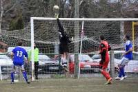 Foot : Les Villettes et Bas-en-Basset dos à dos