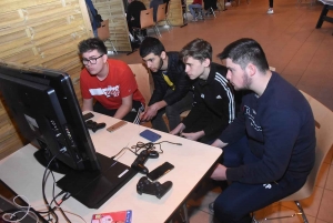 Les Villettes : les frères Barriol récidivent au tournoi FIFA