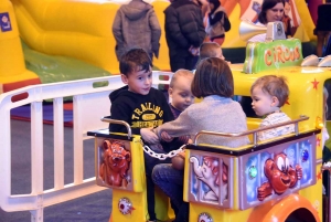 Bas-en-Basset : les structures gonflables prises d&#039;assaut au gymnase