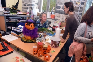 Araules : les enfants déguisés et artistes à la bibliothèque