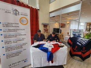 La Marine nationale se rapproche du lycée Jean-Monnet au Puy-en-Velay