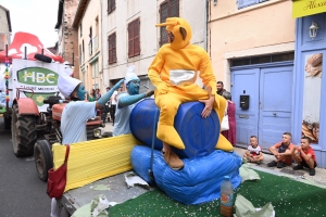 Le Monastier-sur-Gazeille : le défilé des chars retombe en enfance avec les dessins animés (vidéo)