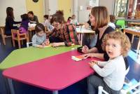 Yssingeaux : une auteure enfance-jeunesse en atelier à la crèche