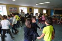 Grazac : les écoliers initiés aux chants et danses traditionnels