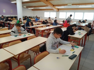 Sainte-Sigolène : premier examen grandeur nature pour les collégiens