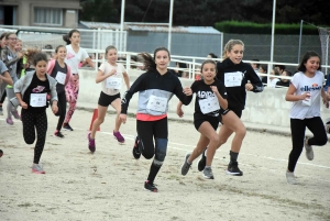 Cross du collège public de Monistrol : les benjamines (6e-5e)