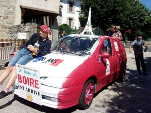 Saint-Romain-Lachalm : un voyage coloré avec les classes en 9