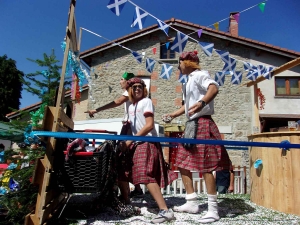 Saint-Romain-Lachalm : un voyage coloré avec les classes en 9