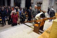 Sainte-Sigolène : la procession des pénitents blancs en images