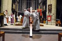 Sainte-Sigolène : la procession des pénitents blancs en images