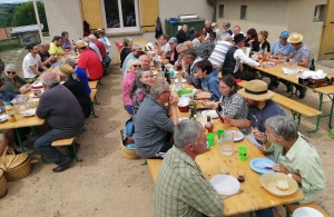 Freycenet-la-Tour : le pique-nique réunit 80 villageois