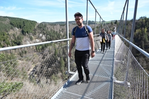 Une fréquentation sensationnelle sur la passerelle himalayenne des gorges du Lignon (vidéo)