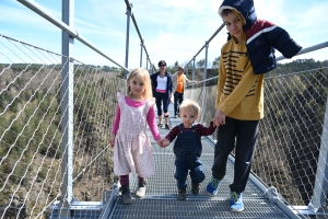 Une fréquentation sensationnelle sur la passerelle himalayenne des gorges du Lignon (vidéo)