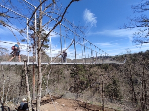 Une fréquentation sensationnelle sur la passerelle himalayenne des gorges du Lignon (vidéo)