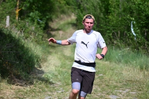 120 coureurs dans la fournaise sur le trail A Travers l&#039;Emblavez à Saint-Vincent