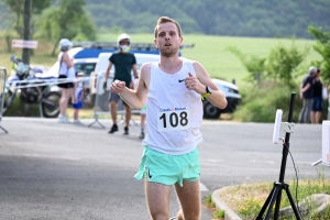 120 coureurs dans la fournaise sur le trail A Travers l&#039;Emblavez à Saint-Vincent