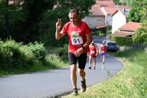 120 coureurs dans la fournaise sur le trail A Travers l&#039;Emblavez à Saint-Vincent