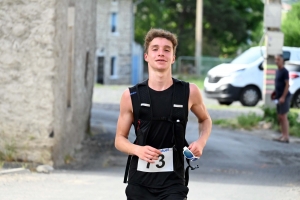 120 coureurs dans la fournaise sur le trail A Travers l&#039;Emblavez à Saint-Vincent