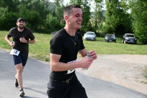 120 coureurs dans la fournaise sur le trail A Travers l&#039;Emblavez à Saint-Vincent