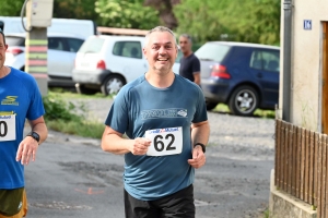 120 coureurs dans la fournaise sur le trail A Travers l&#039;Emblavez à Saint-Vincent