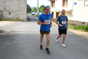 120 coureurs dans la fournaise sur le trail A Travers l&#039;Emblavez à Saint-Vincent