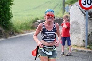 120 coureurs dans la fournaise sur le trail A Travers l&#039;Emblavez à Saint-Vincent