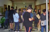 A l&#039;heure des inscriptions, on fait la queue au lycée George-Sand.