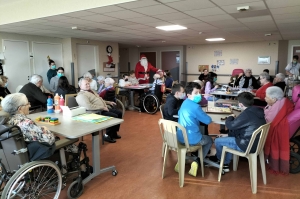 Rencontre intergénérationnelle à l&#039;Ephad de Sainte-Sigolène