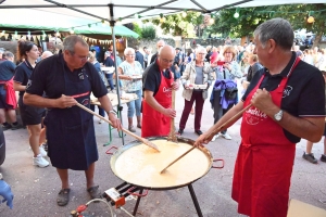 6000 oeufs et 1200 convives : l&#039;omelette géante des pompiers bat un record à Saint-Julien-Chapteuil