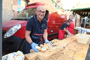 6000 oeufs et 1200 convives : l&#039;omelette géante des pompiers bat un record à Saint-Julien-Chapteuil