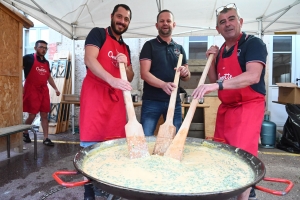 6000 oeufs et 1200 convives : l&#039;omelette géante des pompiers bat un record à Saint-Julien-Chapteuil