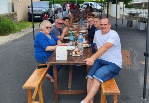 Saint-Maurice-de-Lignon : les habitants de Loucéa autour d&#039;une paella