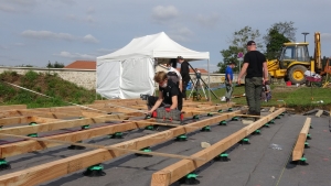 La Chapelle-d&#039;Aurec : un espace scénique en bois fabriqué par des lycéens