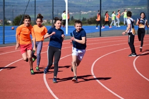 300 collégiens et lycéens aux championnats d&#039;athlétisme UNSS à Monistrol-sur-Loire