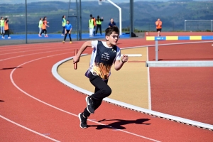 300 collégiens et lycéens aux championnats d&#039;athlétisme UNSS à Monistrol-sur-Loire