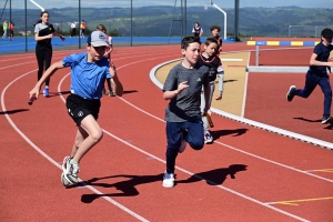 300 collégiens et lycéens aux championnats d&#039;athlétisme UNSS à Monistrol-sur-Loire