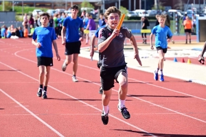 300 collégiens et lycéens aux championnats d&#039;athlétisme UNSS à Monistrol-sur-Loire