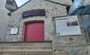 Yssingeaux : des bâtiments et des places baptisés