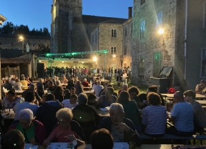 Saint-Julien-Molhesabate : pétanque, soupe aux choux, bal ont animé le village