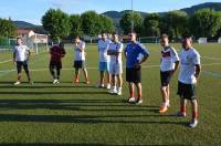 Seize joueurs pour la reprise de l&#039;entraînement.