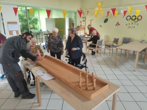 Le Chambon-sur-Lignon : des jeux en bois sous forme d'Olympiades à l'Ehpad