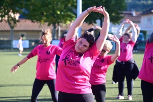 Retournac : 132 femmes participent à l&#039;action Octobre Rose du club de foot