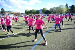 Retournac : 132 femmes participent à l&#039;action Octobre Rose du club de foot