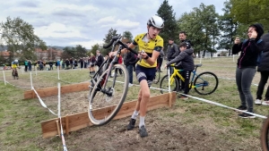 Cyclisme : Les jeunes du Vélo Club du Velay en piste au cyclo-cross de Firminy