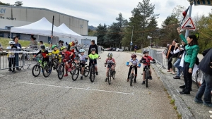 Cyclisme : Les jeunes du Vélo Club du Velay en piste au cyclo-cross de Firminy