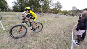 Cyclisme : Les jeunes du Vélo Club du Velay en piste au cyclo-cross de Firminy