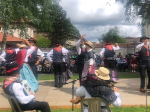 Sainte-Sigolène : la résidence Sigolène a fêté l&#039;été avec des danses folkloriques