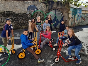 De nouveaux jeux pour la cour à l’école de Grazac